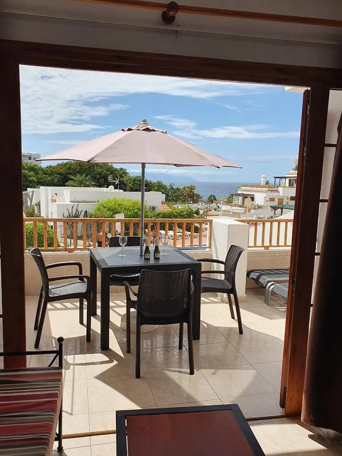 105 Los Geranios location